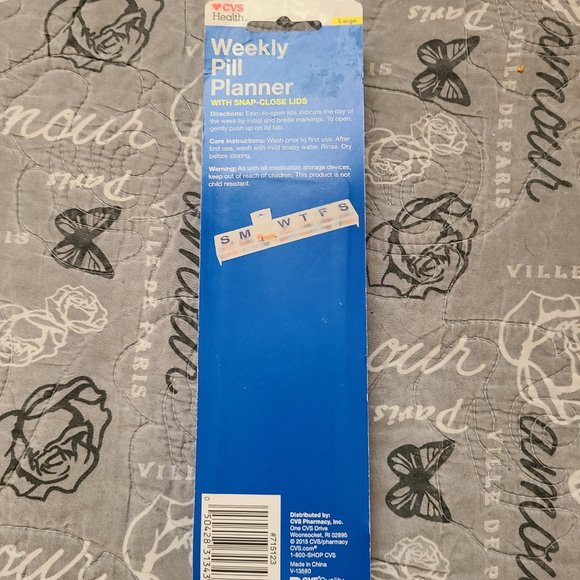 CVS Health Weekly Medium Size Pill Planner with Snap-Tight Lids - Picture 2 of 5